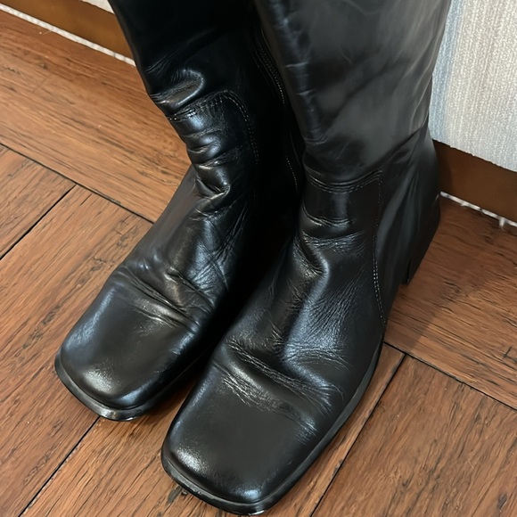 Black leather boots - Picture 4 of 4